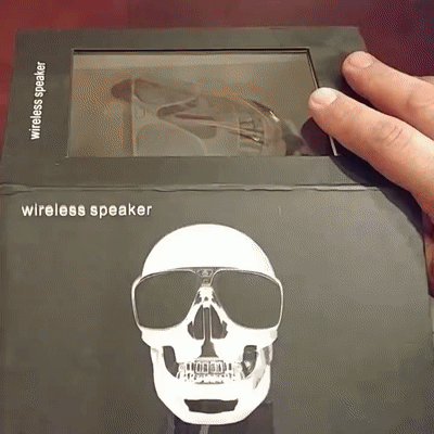 Halloween skull bluetooth speaker
