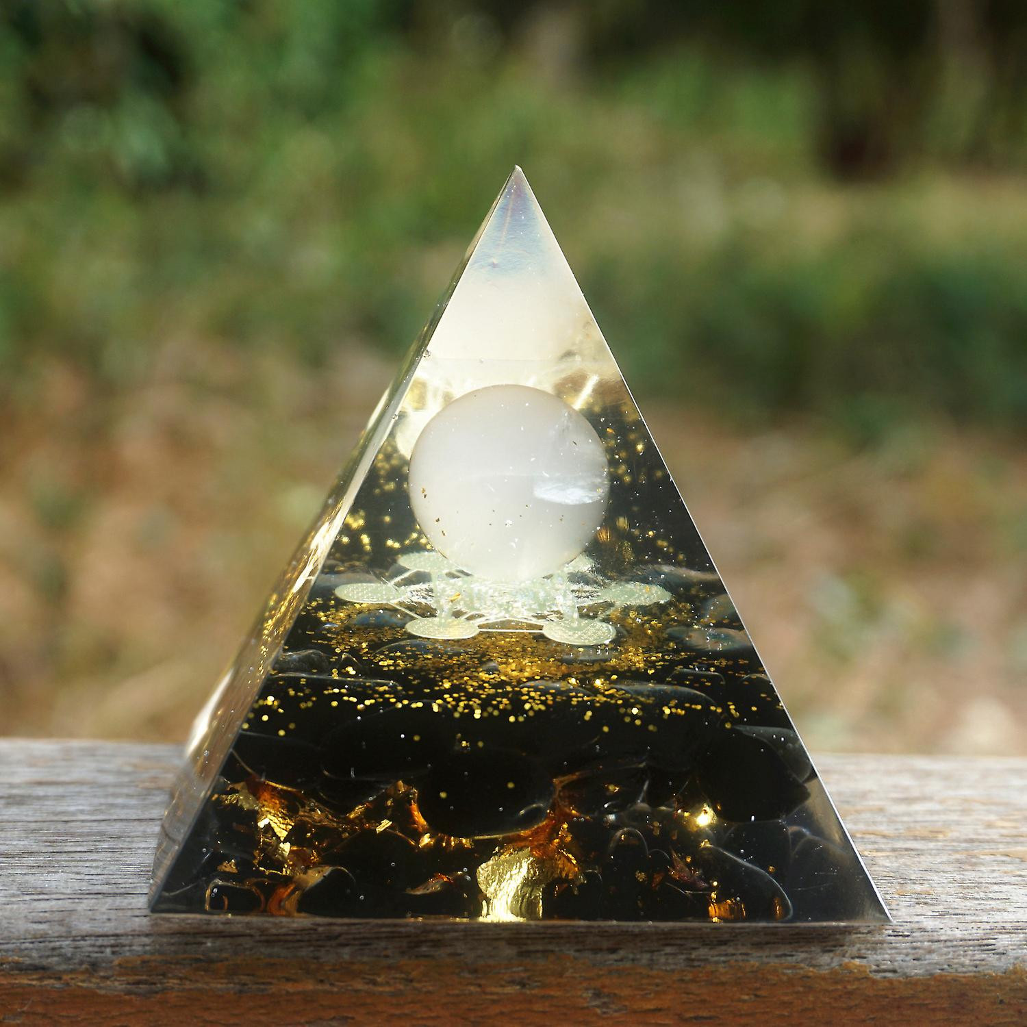 Orgone pyramid and meditation